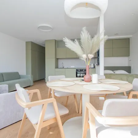 Cohost I Family Studio, With Balcony, Near Sea *