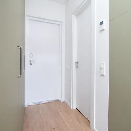Apartament Cohost I Family Studio, With Balcony, Near Sea